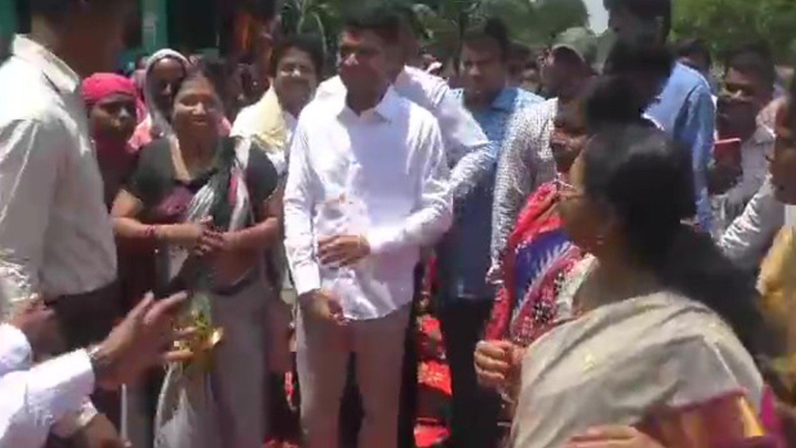 କେନ୍ଦ୍ରାପଡାରେ 5-T ସଚିବ