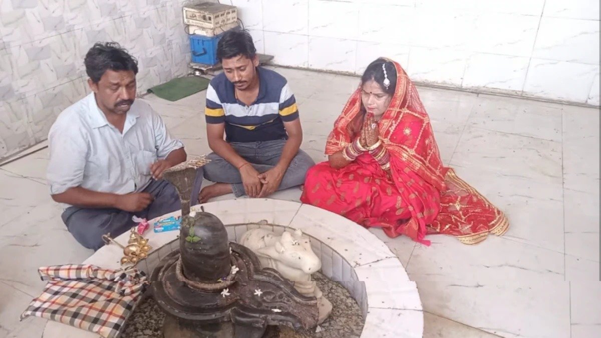 20 କି.ମି ଗୋଡ଼ାଇ ଗୋଡ଼ାଇ ବରକୁ ଧରିଲା କନ୍ୟା ।