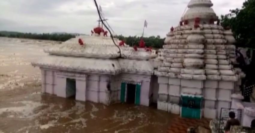 ମା’ ଭଟ୍ଟାରିକାଙ୍କ ଗର୍ଭ ଗୃହମଧ୍ୟରେ ମହାନଦୀ ପାଣି