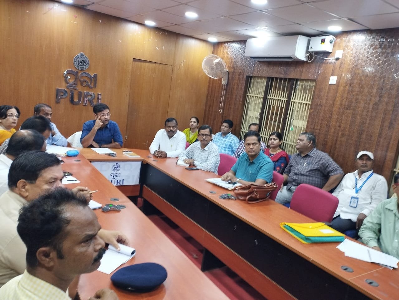 ସାମ୍ଭାବ୍ୟ ବନ୍ୟା ପାଇଁ ଛୁଟି ବାତିଲ କଲେ ଜିଲ୍ଲାପାଳ।