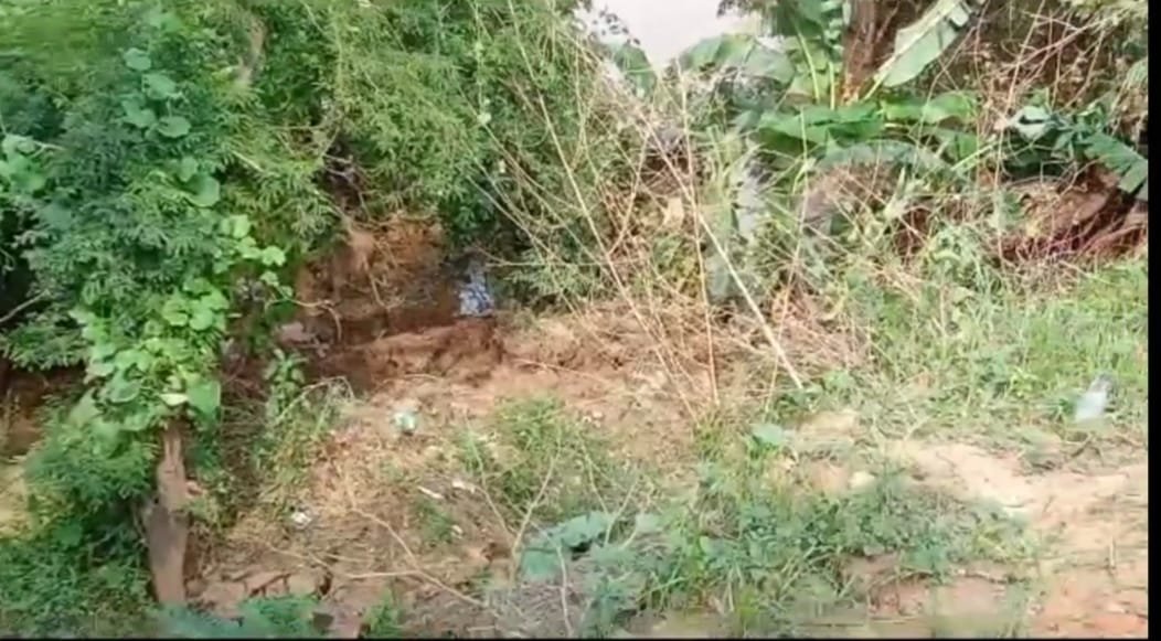 ଦଶରଥପୁରର ଦତ୍ତପୁର ପଂଚାୟତରେ ଧସିଲା ନଦୀବନ୍ଧ