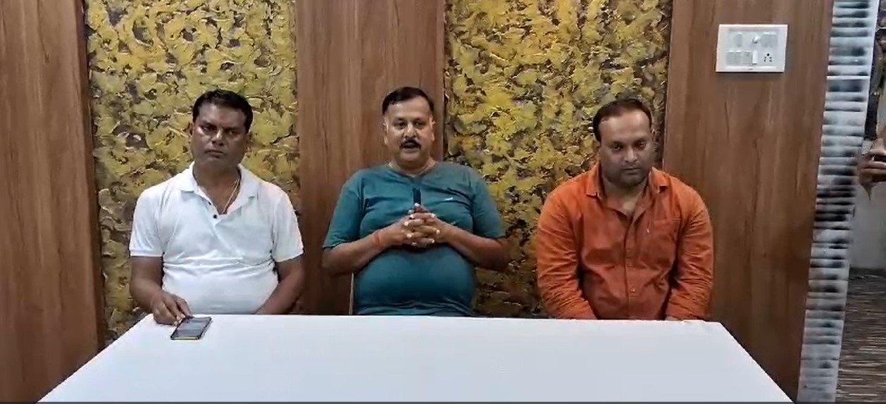 ଟ୍ରକ ମାଲିକ ସଂଘ କର୍ମକର୍ତ୍ତା ନିର୍ବାଚନକୁ ନେଇ ମୁଣ୍ଡ ଟେକିଲା ଅସନ୍ତୋଷ