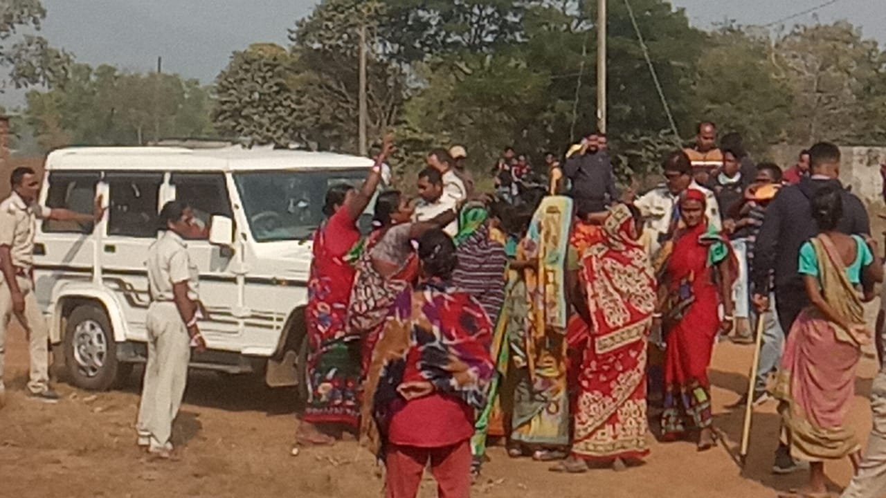 ଅବକାରୀ କର୍ମଚାରୀଙ୍କ ଉପରେ ଅଞ୍ଚଳବାସୀଙ୍କ ଆକ୍ରମଣ