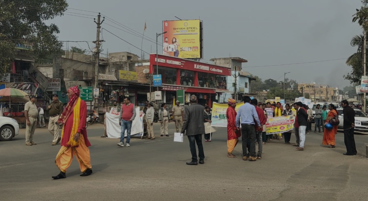 ରାଇରଙ୍ଗପୁରରେ ଘନଶ୍ୟାମ ମିଶ୍ର ଏଣ୍ଡ ସନ୍ସ ପ୍ରା.ଲି ଆନୁକୁଲ୍ୟରେ ସଡ଼କ ସୁରକ୍ଷା ସଚେତନତା