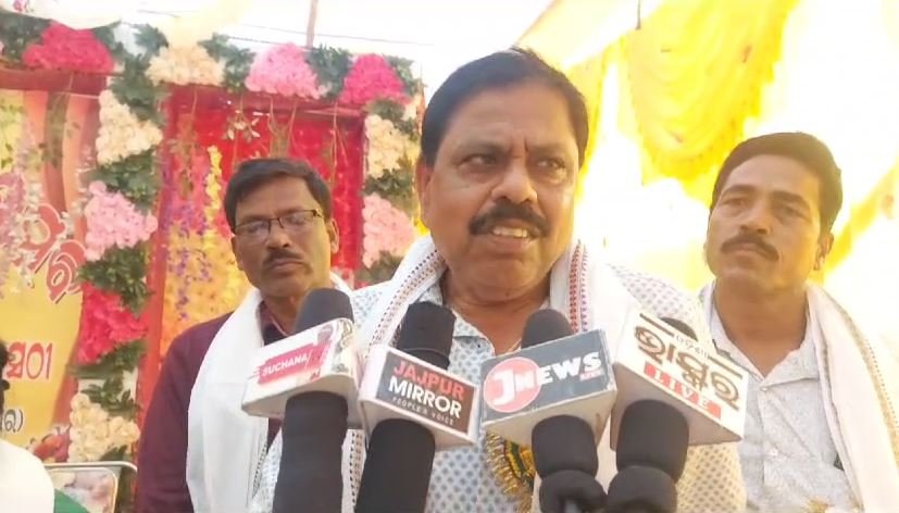 ଘଷିପୁରା: ପ୍ରଧାନ ଶିକ୍ଷକ ବିବେକାନନ୍ଦ ସେଠୀଙ୍କୁ ଅବସର କାଳୀନ ବିଦାୟ ସମ୍ବର୍ଦ୍ଧନା