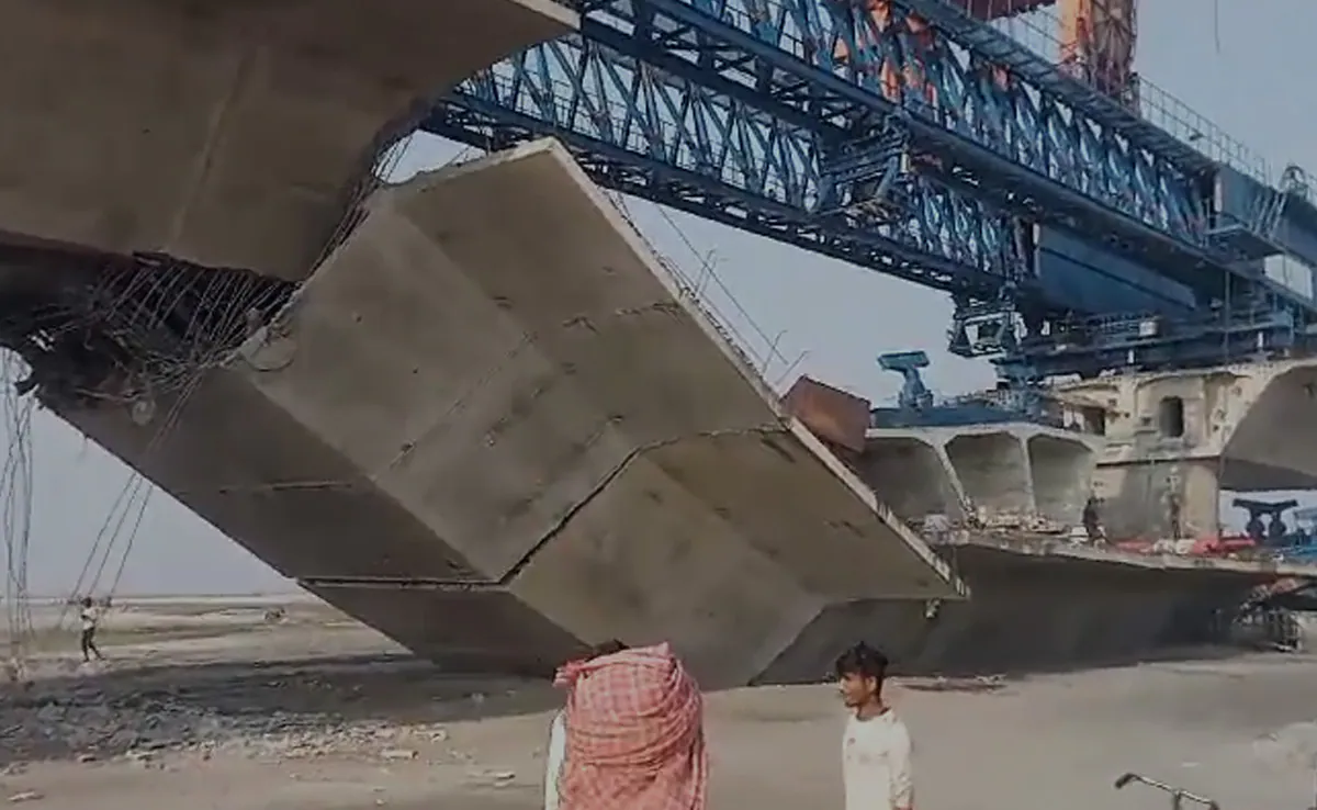ବିହାର: କୋସୀ ନଦୀ ଉପରେ ନିର୍ମାଣାଧୀନ ପୋଲ ଖସି ଜଣଙ୍କ ମୃତ୍ୟୁ, ୯ ଆହତ