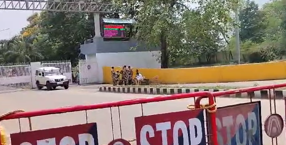 ଶ୍ରମିକ ମୃତ୍ୟୁରେ ଉତ୍ତେଜନା, କ୍ଷତି ପୂରଣ ଦାବିରେ ପ୍ଲାଣ୍ଟ ରାସ୍ତା ଅବରୋଧ