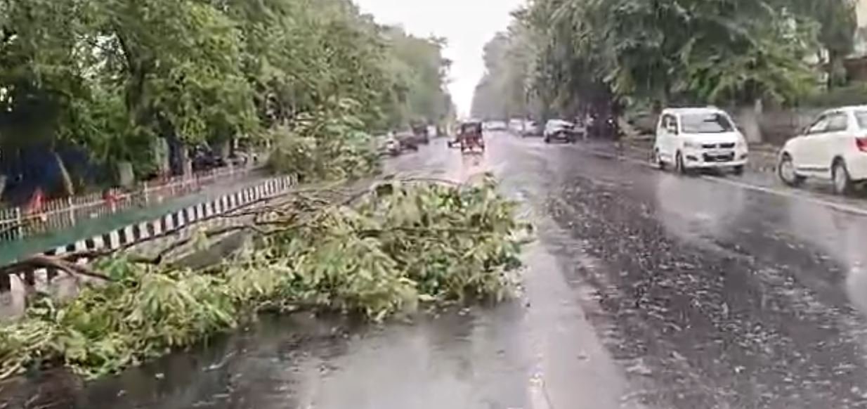 ରାଜ୍ୟରେ ପ୍ରବଳ ବର୍ଷା, ଜିଲ୍ଲାପାଳଙ୍କୁ ସତର୍କ ସୁଚନା