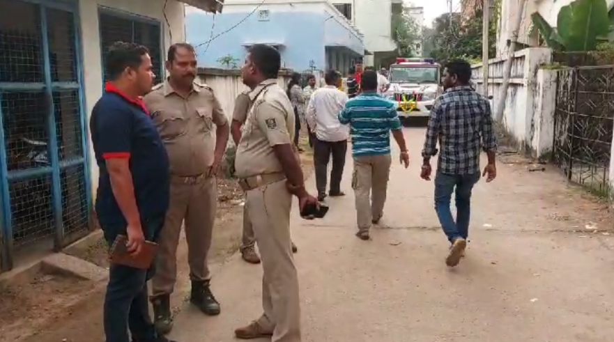 ଭଡା ଘରୁ ମିଳିଲା ବିଭତ୍ସ ମୃତଦେହ, କାରଣ ଅସ୍ପଷ୍ଟ