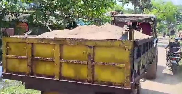 ବାଲି ମାଫିଆଙ୍କ ଉପରେ ଚଢାଉ, ୨ ଗିରଫ