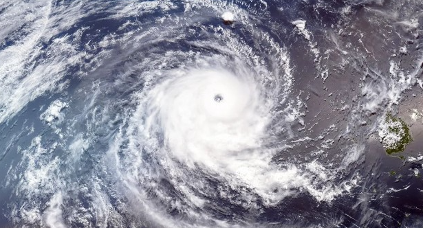 ଦୁର୍ବଳ ହୋଇ ଘଣ୍ଟାକୁ ୧୦ କିମି ବେଗରେ ଉତ୍ତର-ଉତ୍ତରପଶ୍ଚିମ ଆଡ଼େ କରୁଛି ଗତି ‘ଦାନା’