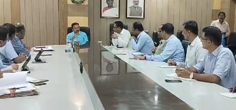 ବାତ୍ୟା ପାଇଁ ପ୍ରସ୍ତୁତ ପାରାଦୀପ ବନ୍ଦର !