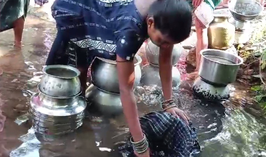 ଜୀବନ ବଞ୍ଚିବା ପାଇଁ ଝରଣାପାଣି ସାହା, ଶିକ୍ଷା କଥା କିଏ ପଚାରେ, ଇଏ କଣ ଆମ ଅସ୍ମି…?