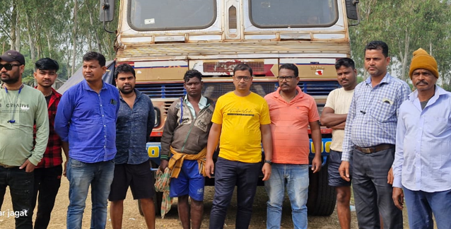 ଦୁଇ ଲକ୍ଷ ଟଙ୍କା ନେବାପରେ କମିଟିକୁ ଭୁଆଁ ବୁଲାଇଲେ ମାଲିକ,ଠକିବା ଅଭିଯୋଗରେ ଥାନାର ଦ୍ବାରସ୍ଥ ହେଲା କମିଟି