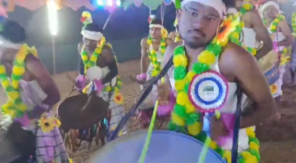 ମାଦଳ ମାଡ଼ରେ କମ୍ପିଲା ଜାହିରା ପୀଠ