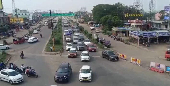 ଅଧାବାଟରେ ଜଗି-ରହିଥିଲା ଯମରାଜା! ପହଞ୍ଚି ପାରିଲେନି ଡାକ୍ତରଖାନା