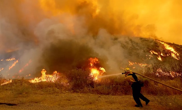 ଜଳୁଛି ଜଙ୍ଗଲ, ଜଙ୍ଗଲରେ କାୟା ମେଲାଇଛି ନିଆଁ