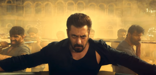 ଇଦରେ ସ୍କ୍ରିନ ଫାଡିବାକୁ ପ୍ରସ୍ତୁତ ଭାଇଜାନ, ସିକନ୍ଦରରୁ ପ୍ରଶଂସକଙ୍କୁ ଏହି ଉପହାର ଦେବେ ସଲମାନ ଖାନ