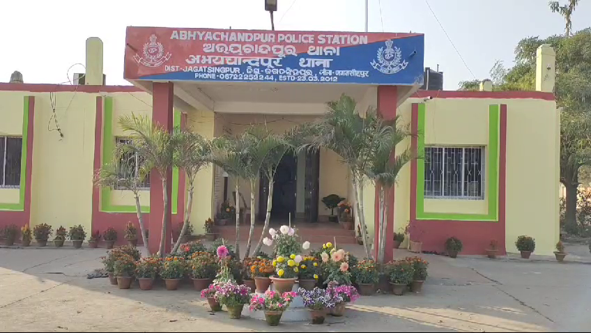 ୫୦ ଲିଟର ଆସ୍କା ଫର୍ଟି ସହ କାର ଜବତ