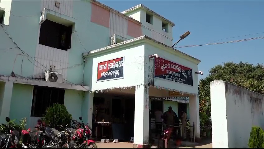 ୪ ଆନ୍ତଃରାଜ୍ୟ ଲୁଟେରା ଗିରଫ