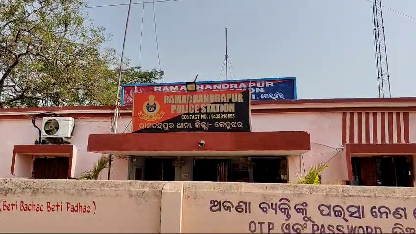 ଖେଳ ପଡ଼ିଆରୁ ଯୁବକଙ୍କ ମୃତଦେହ ଉଦ୍ଧାର
