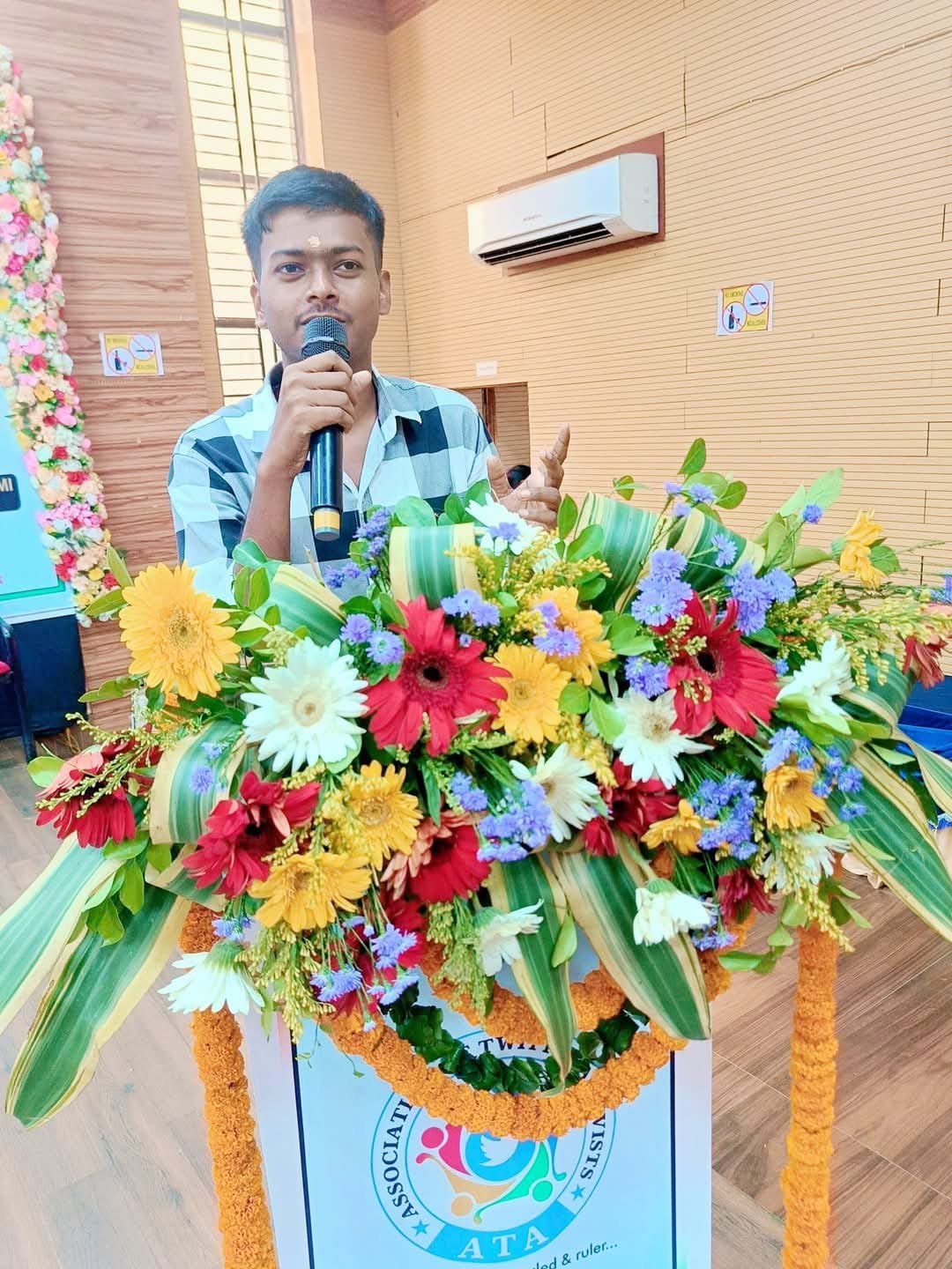 ଉତ୍ତମ ଟ୍ୱିଟର ମ୍ୟାନ୍ ଭାବେ ସମ୍ବର୍ଦ୍ଧିତ ହେଲେ ମୁକେଶ