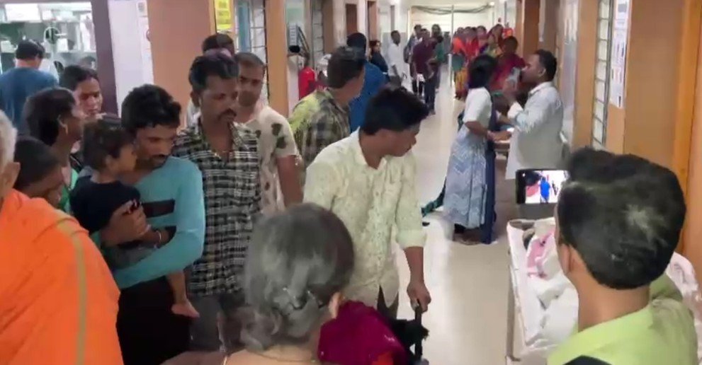 ପିକଅପ୍‌ ଭ୍ୟାନ୍‌ ଓଲଟି ୨ ମୃତ, ୧୧ ଆହତ