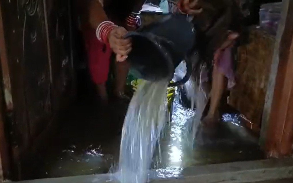 ରାଜନୈତିକ ଚକ୍ରବ୍ୟୁହରେ ପରିବାର, ନା ଜଳୁଛି ଚୁଲି, ନା ପେଟକୁ ଯାଇଛି ଦାନା