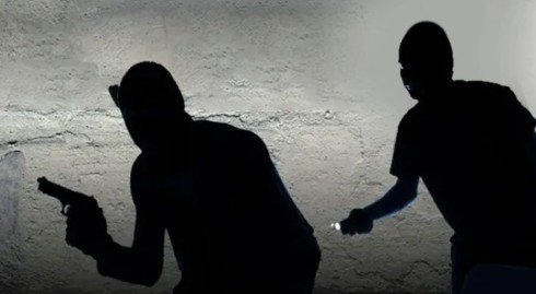 ବୋମା ଫୁଟାଇ ଦୁଇଲକ୍ଷ ଟଙ୍କା ଲୁଟ