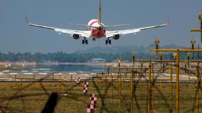 ପୁଣି ବିମାନ ଦୁର୍ଘଟଣା,ଅଳ୍ପକେ ବର୍ତ୍ତିଲେ ଯାତ୍ରୀ