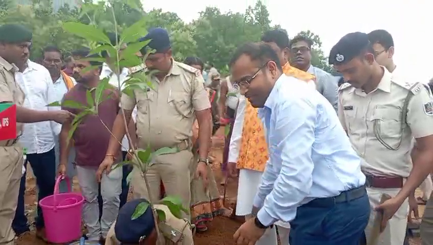 ବନଖଣ୍ଡ ତରଫରୁ ୭୬ ତମ ବନ ମହୋତ୍ସବ ପାଳିତ