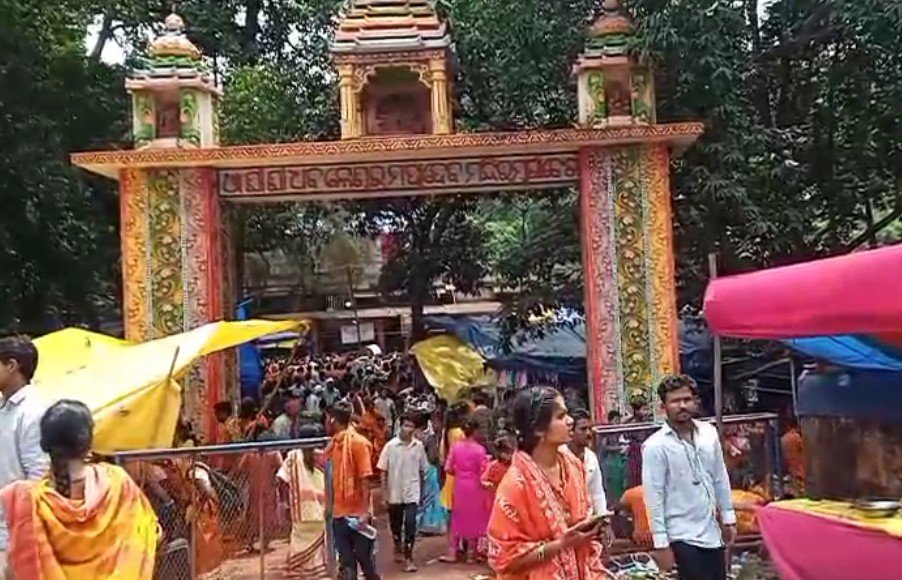 ମୁର୍ଗା ମହାଦେବ ଶୈବ ପୀଠରେ ଲକ୍ଷାଧିକ ଶ୍ରଦ୍ଧାଳୁଙ୍କ ଜଳଲାଗି