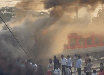 рмкрнБрмгрм┐ рм░рнЗрм│ рмжрнБрм░рнНрмШрмЯрмгрм╛, рмЕрм│рнНрмкрмХрнЗ рммрм░рнНрмдрнНрмдрм┐рм▓рнЗ рмпрм╛рмдрнНрм░рнА