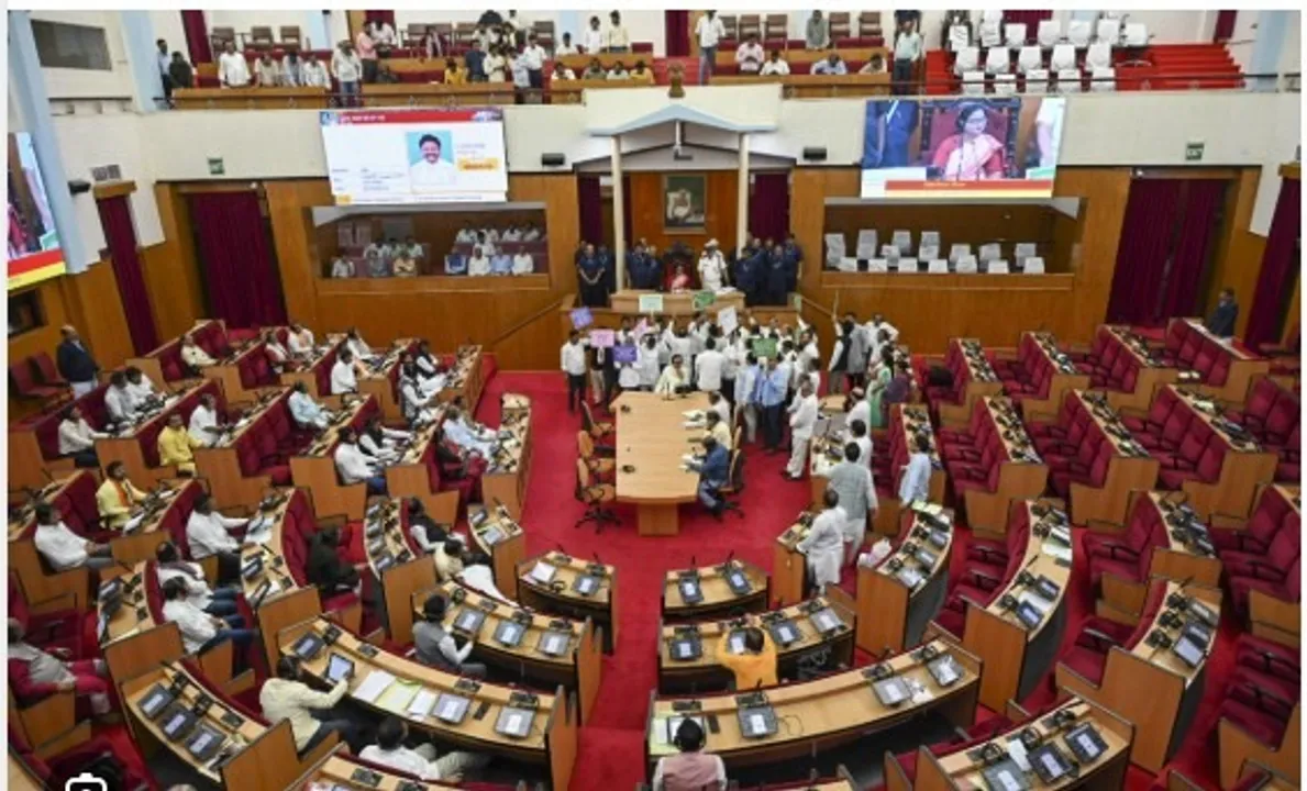 ଚାଷୀ ପ୍ରସଙ୍ଗରେ ଲଗାତାର ୪ଥ ଦିନ ତେଜ ରାଜନୀତି: ସାଢେ ୧୧ଟା ଯାଏଁ ମୁଲତବୀ ଓଡ଼ିଶା ବିଧାନସଭା