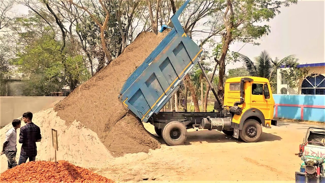 ଲୁହା ଛଡ଼ ବ୍ୟବସାୟରେ ବଡ଼ ଠକେଇ: ଜୟପୁରରେ ବାଲି–କଂକ୍ରିଟ ଭରା ଟ୍ରକ୍ ଜବତ