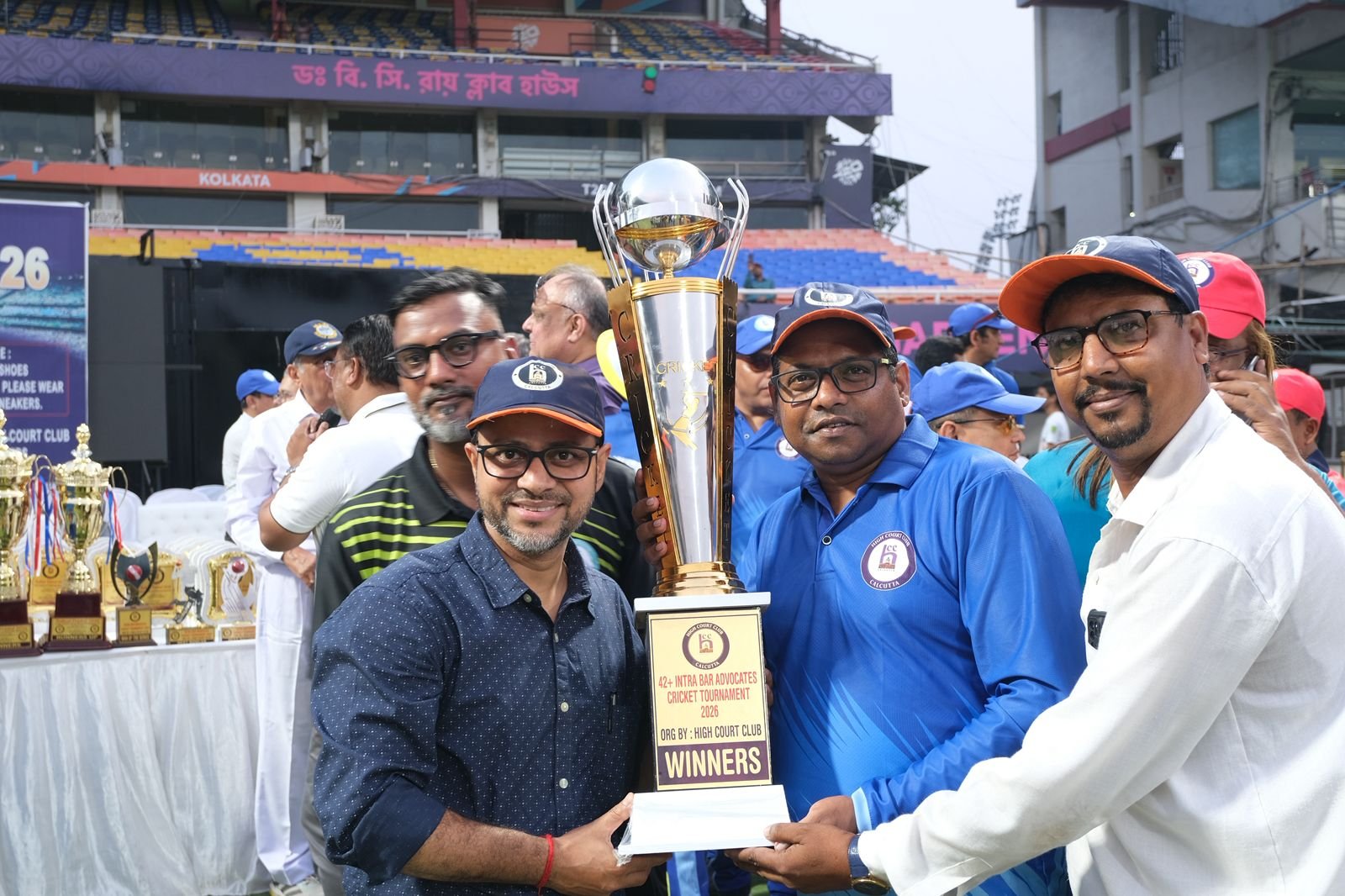 ବିଚାରପତି ବନାମ ଓକିଲ,କୋଲକାତା ଷ୍ଟାଡିୟମରେ ଜୋରଦାର ଲଢେଇ