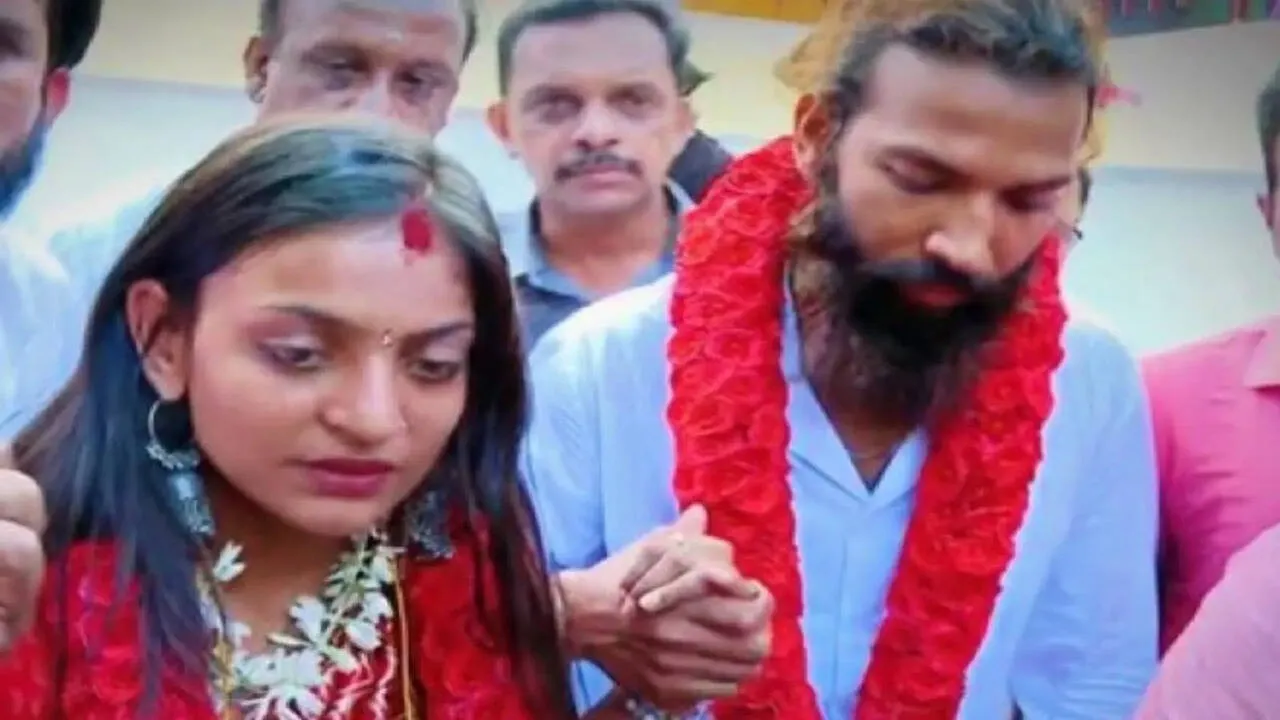 ମହାକୁମ୍ଭ ଗାର୍ଲ ମୋନାଲିସାଙ୍କ ପ୍ରେମ କାହାଣୀ: ସଂଘର୍ଷରୁ ସୁୁଖଦ ପରିଣତି